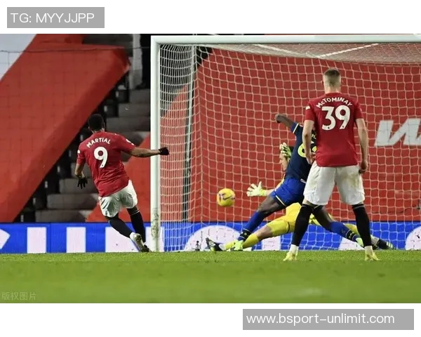 国王杯精彩对决那不勒斯大胜曼联乌龙球成比赛转折点