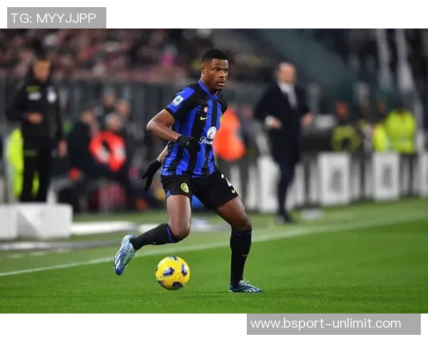 中超精彩对决曼联与国米战成平局绝杀瞬间点燃全场激情